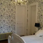 Le Chalet De Luxe Bed & Breakfast *