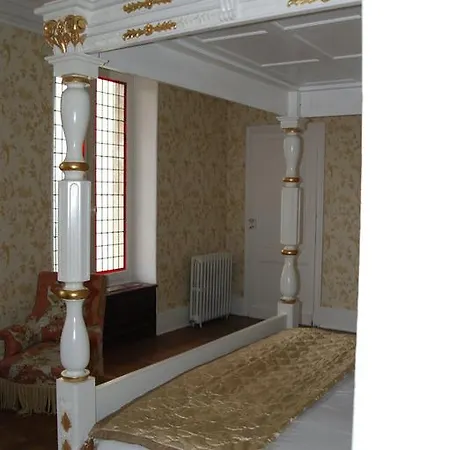 Le Chalet De Luxe Bed & Breakfast *
