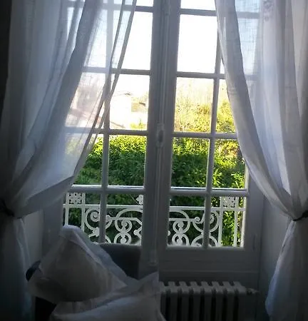 Le Chalet De Luxe Bed & Breakfast *
