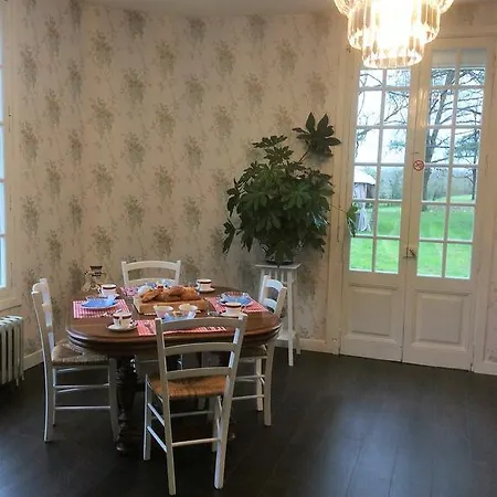 Bed & Breakfast Le Chalet De Luxe Saint-Séverin
